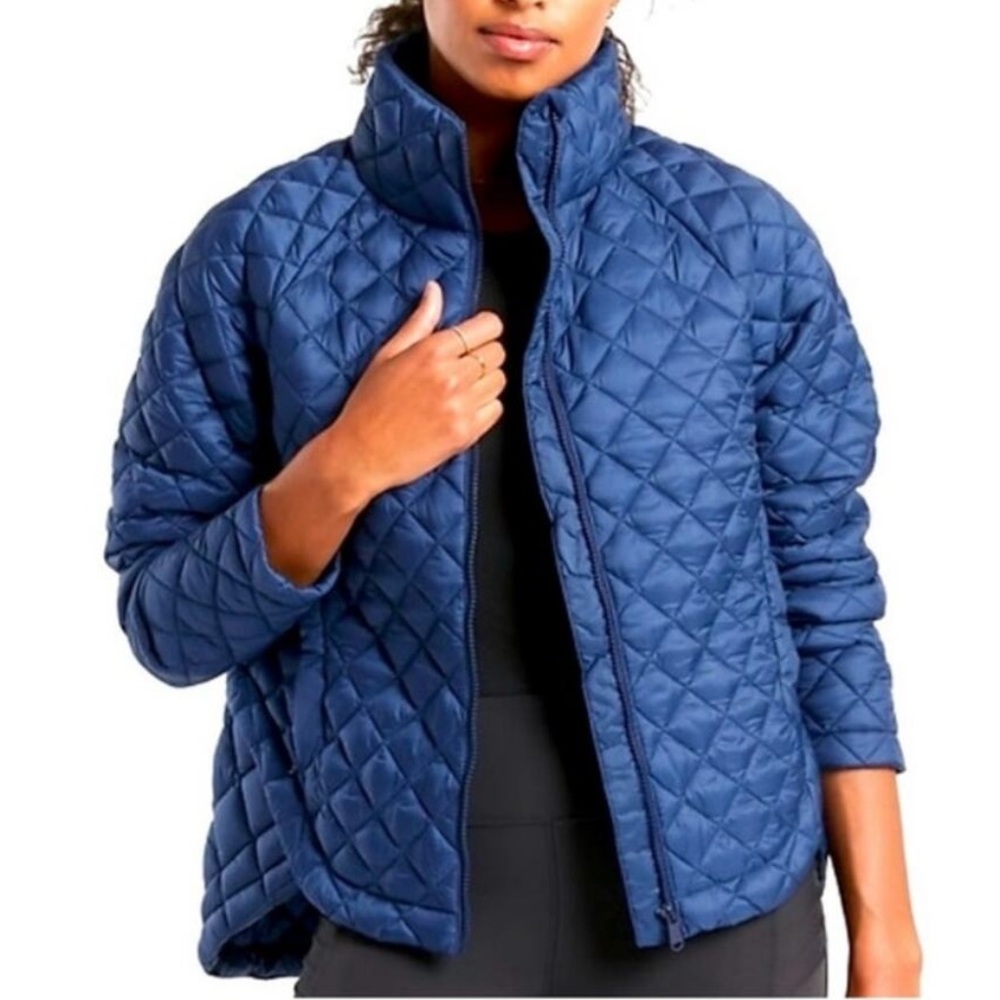 Athleta Whisper Featherless Puffer